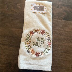 2 Fall bathroom hand towels new with tags